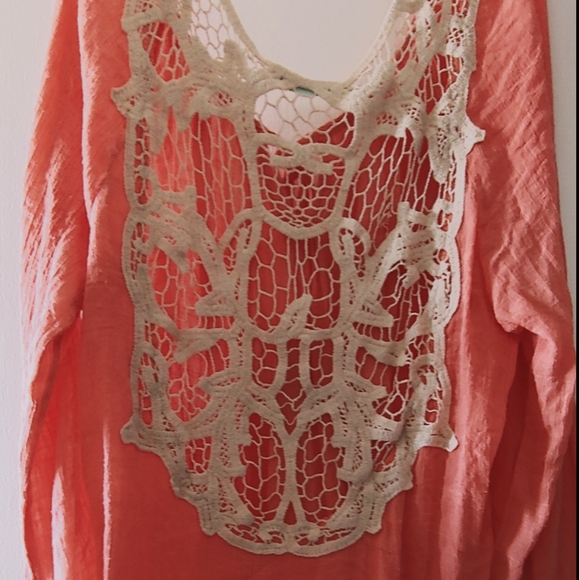 Top - Picture 2 of 2